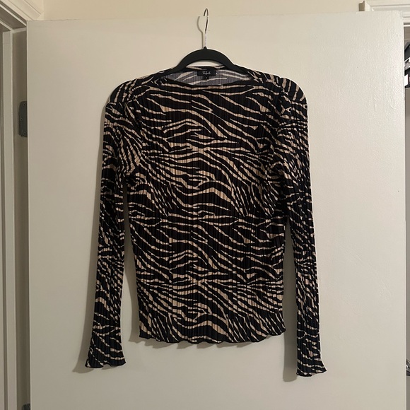 RAILS aasira zebra plisse satin top size S - Picture 2 of 5